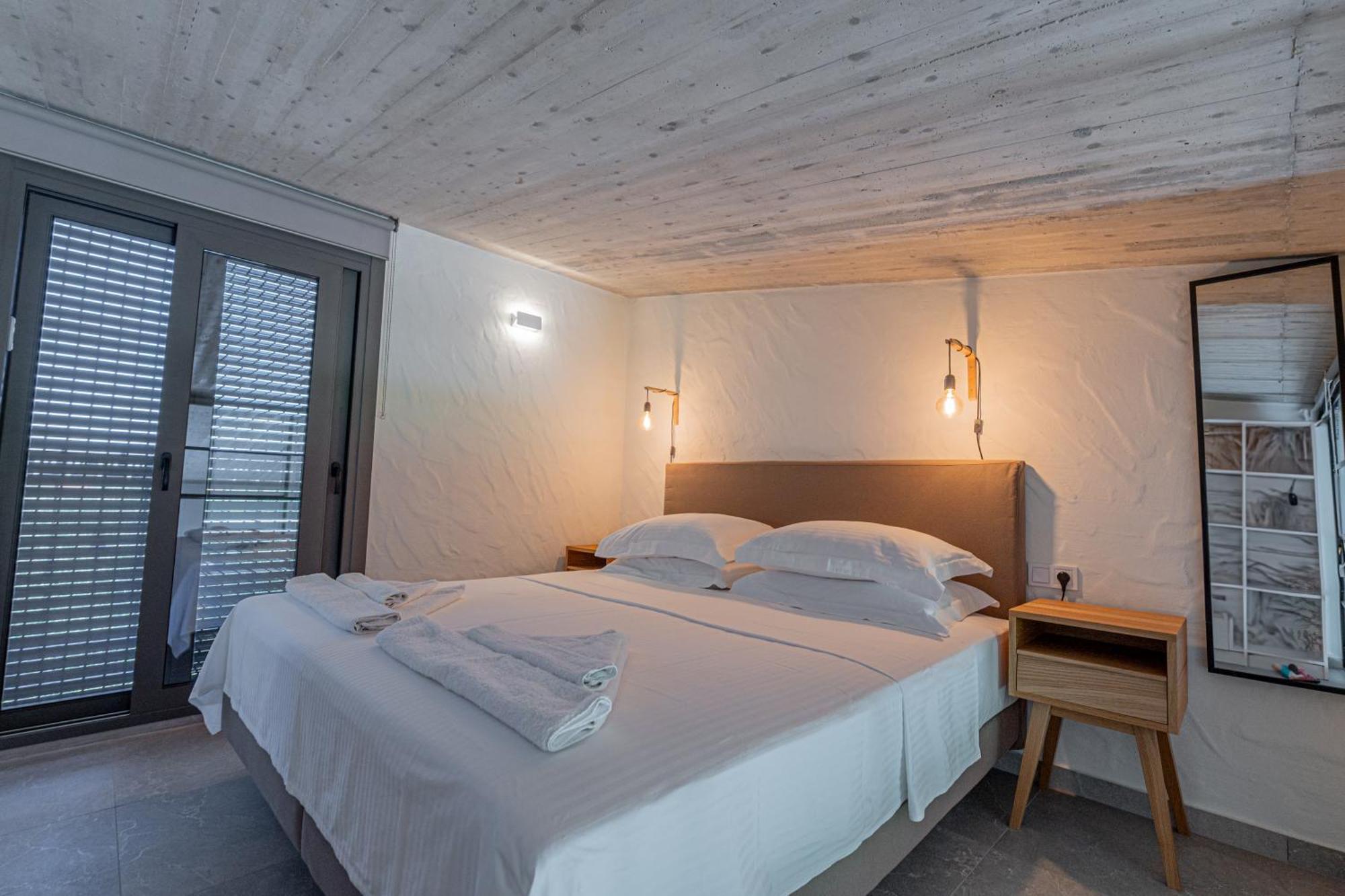 Irissa Suites Paralia Irion Zimmer foto